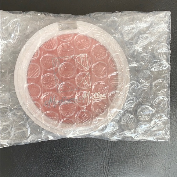 New in package Ofra cosmetics Free w/40 purchase - Picture 1 of 3